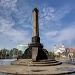 Front One Boutique Tugu Muda Semarang