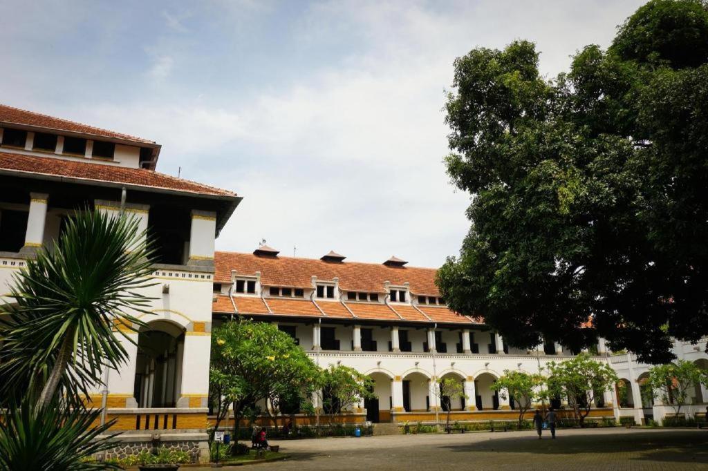Hotel Front One Boutique Tugu Muda Semarang